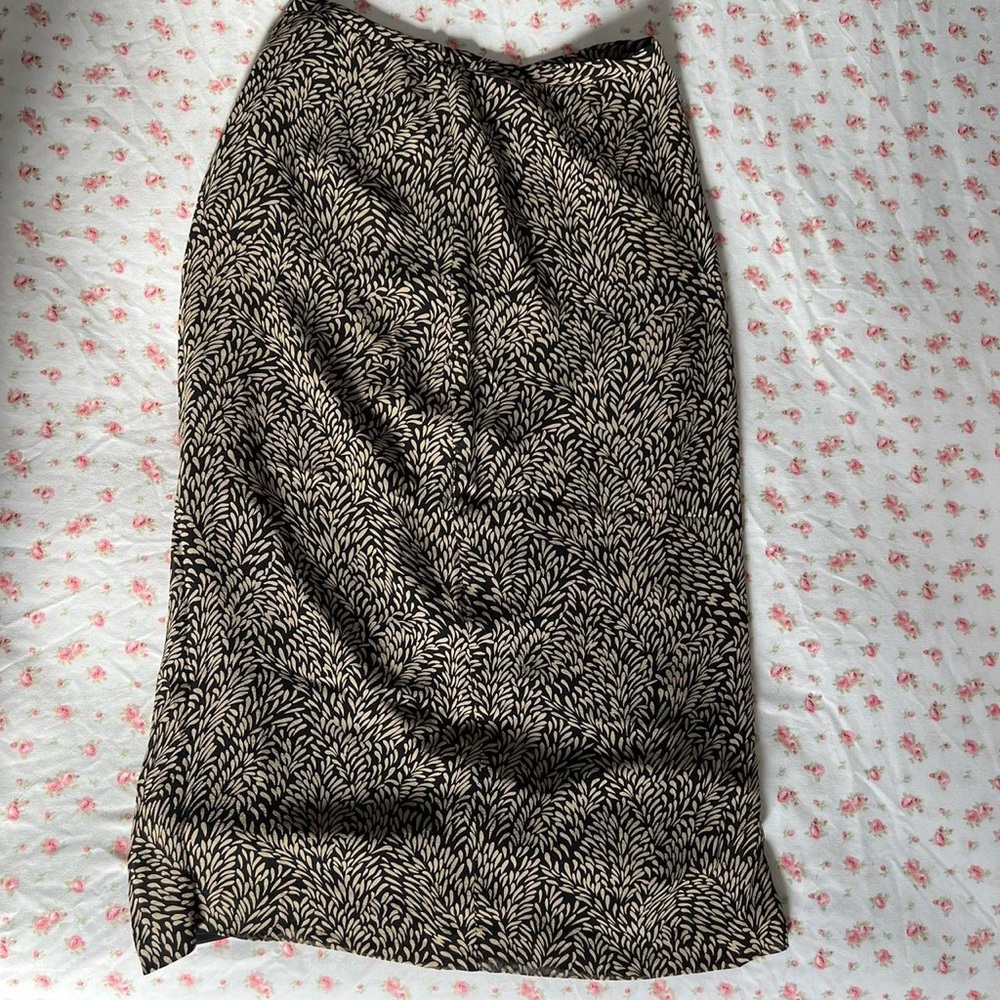 ANNTAYLOR. Light brown skirt. Size 6P